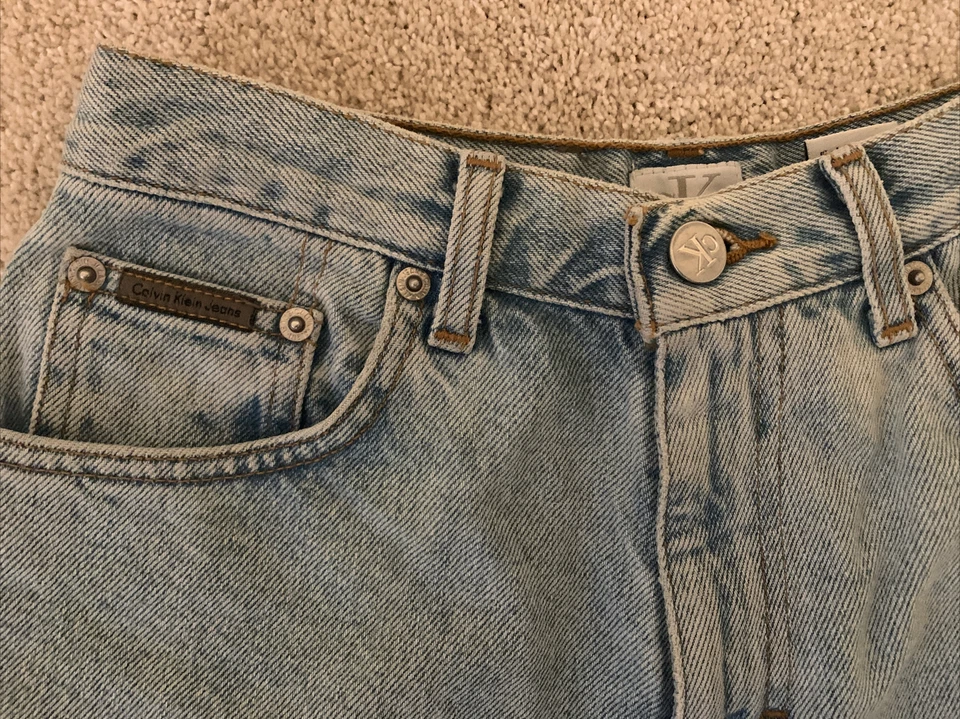 Pantalones Cortos CK Calvin Klein Vintage Lavado Ligero Años 90 Y2K Tiro Alto Denim Mamá Talla 2 Usados en Excelente Condición Foto 2 de 4