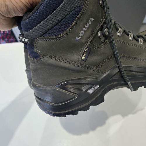 LOWA Renegade GTX Mid walking boot 11 UK / 46 EU Gore Tex Vibram Free P&P! - Picture 8 of 23