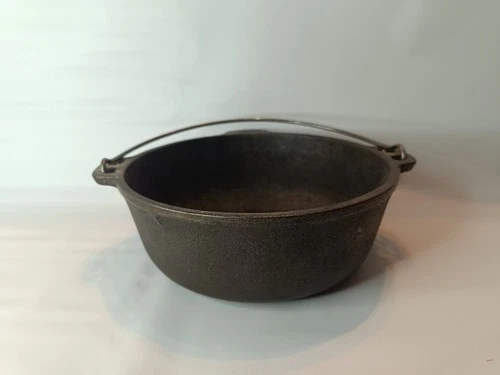 Vintage Wagner Ware 2 Qt Cast Iron Bean Pot Made In USA No Lid