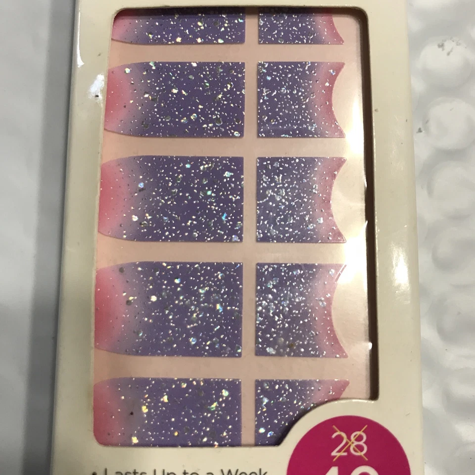 Vestido de uñas KISS Ultimate Nail Fashion 40 tiras de uñas BUSTIER sin sellar Nuevo en caja Foto 3 de 3