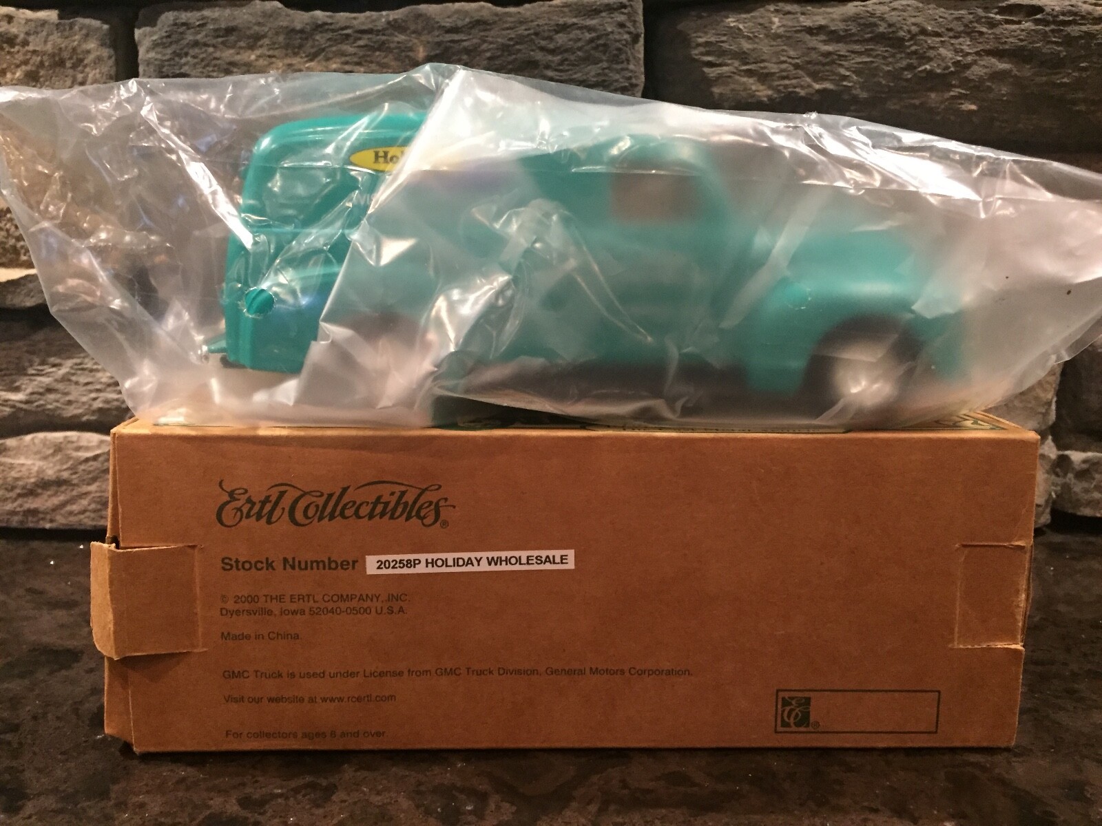 Ertl 1951 GMC Panel Truck Diecast Bank Holiday Wholesale Wisconsin