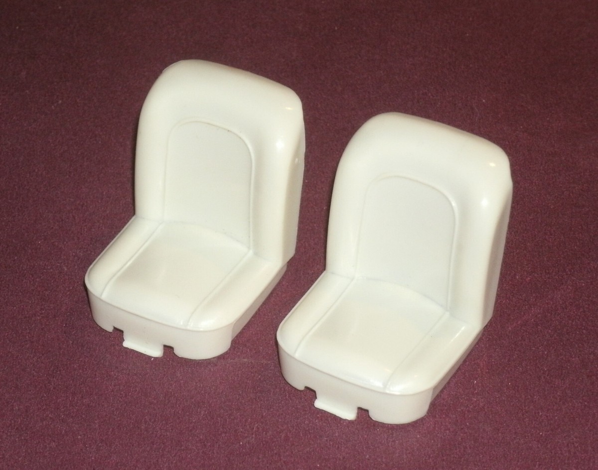 1/18 Scale 1957 Chevy Corvette C1 Front Seats (2) Bburago