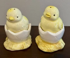 Vintage Ron Gordon Designs Chicks In Eggs Salt And Pepper Shakers