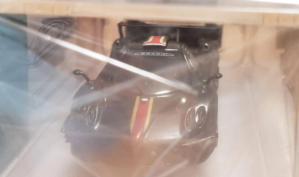 Anuncio de colección de coches de juguete modelo Pagani Zonda Revolución 1/64 Foto 4 de 4