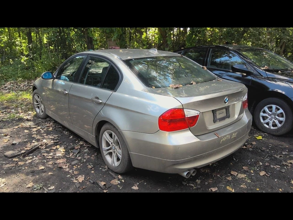 Parrilla de pasajero sedán parachoques superior montado para BMW 328i 33263 07-08 Foto 4 de 4