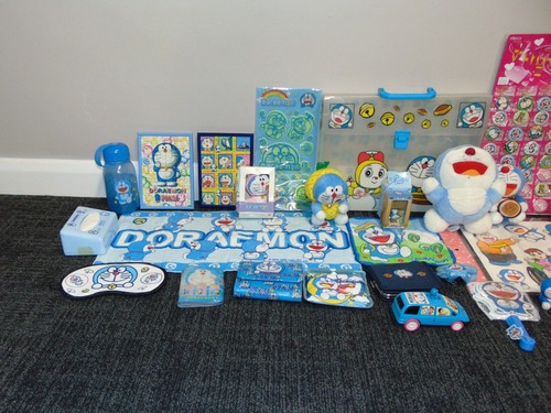 Large Doraemon Bundle, Plush Toys, Badges, Towels, Figures, Purses, Fan + More - Picture 6 of 24