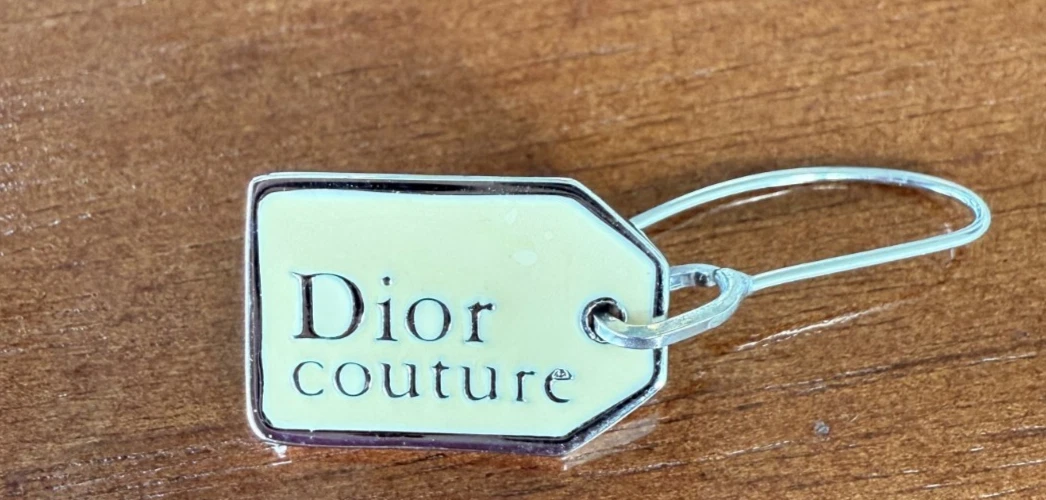 Boucle d'oreille ancienne 