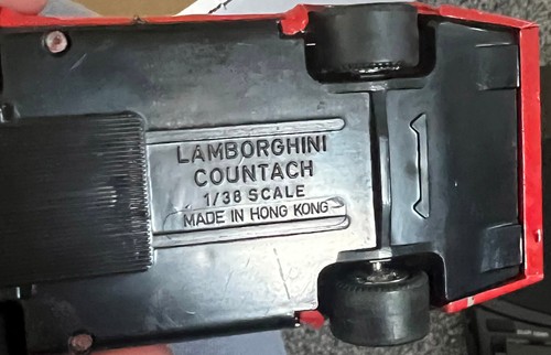 Red Lamborghini 12/ 1:38 Countach ROAD & TRACK MAGAZINE Alpine VTG 80s Hong Kong - Picture 7 of 13