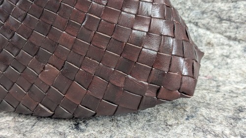 🔥NEW🔥 Dragon Diffusion Womens Rosanna Hand Woven Shoulder Bag - Dark Brown - Picture 12 of 24