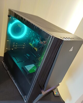 Demogerät Azza Luminous AMD A10 / 120GB SSD / 4GB RAM / Radeon HD / LED / Win10