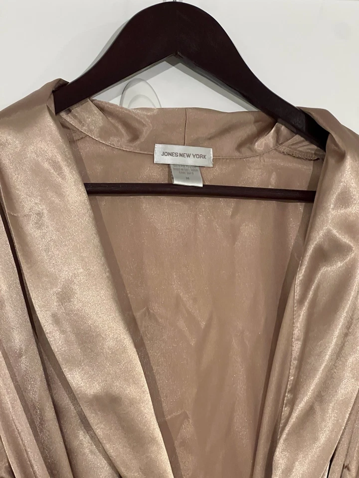 金色长袍中号腰带女式花卉袖豪华女性细节 — 第 2/4 张图片