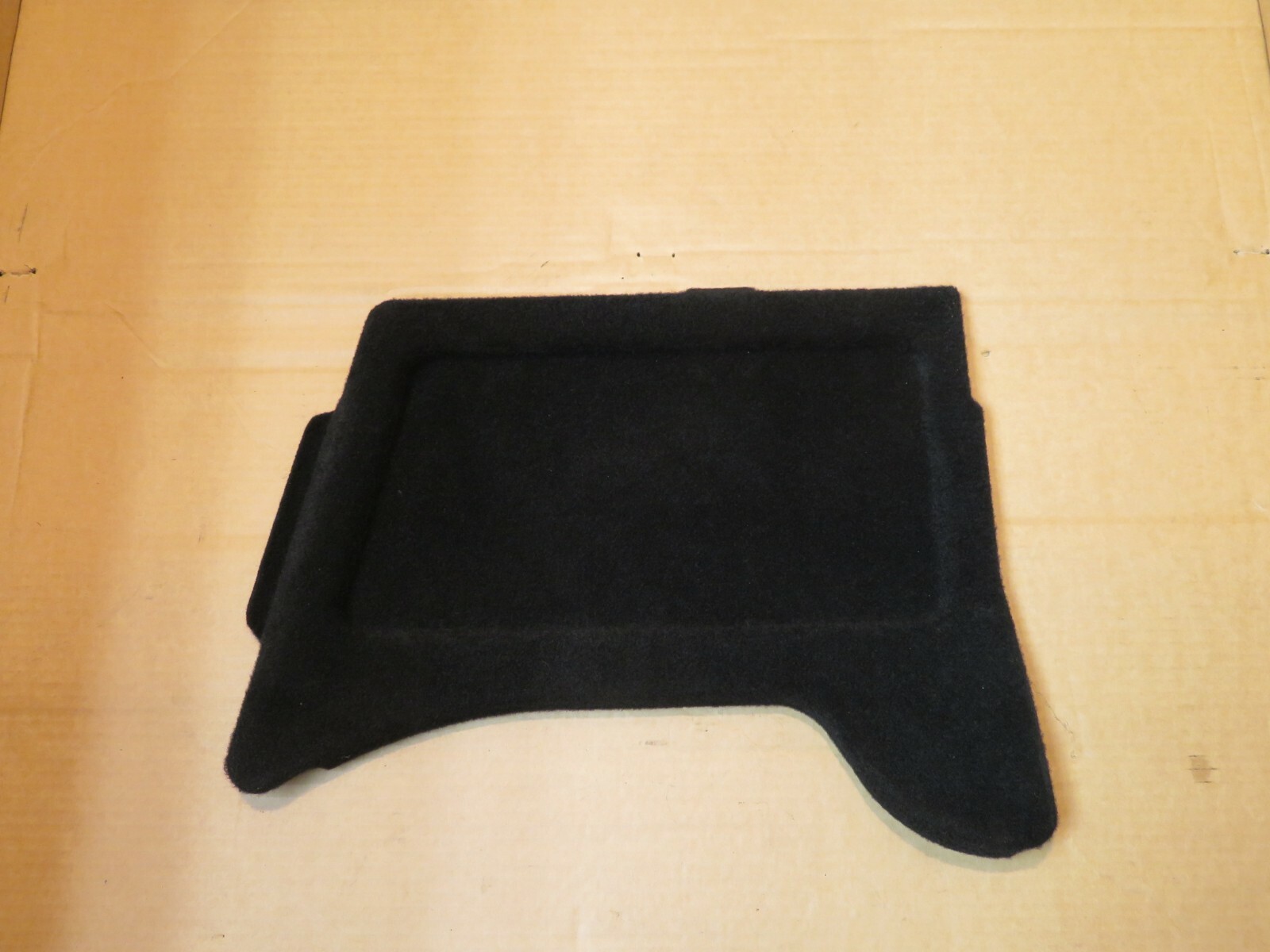 2014-2017 MASERATI GHIBLI SQ4 BATTERY COMPARTMENT COVER PANEL TRIM CARPET OEM