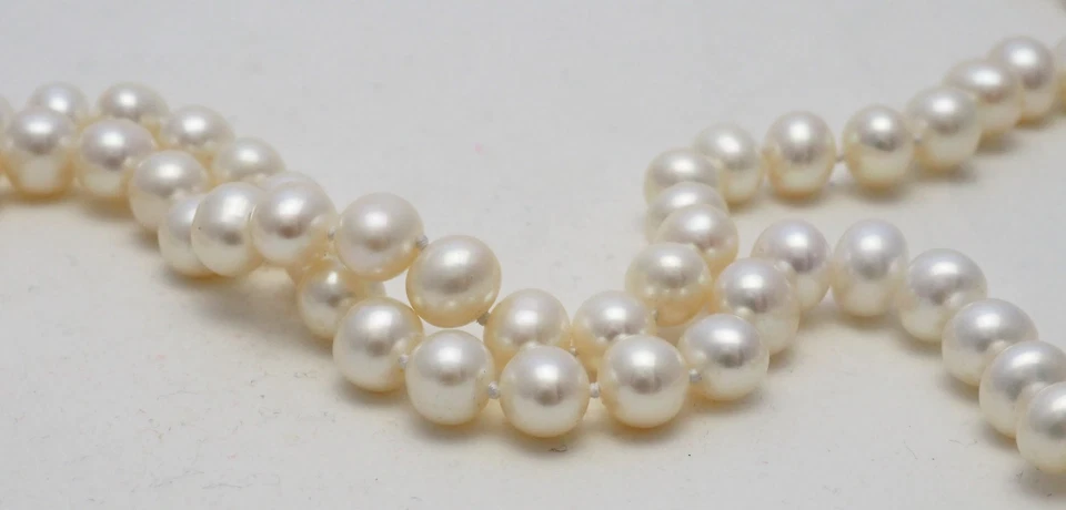Vintage retro very long imitation 8mm shell pearls flapper Gatsby necklace  - Image 4 of 4