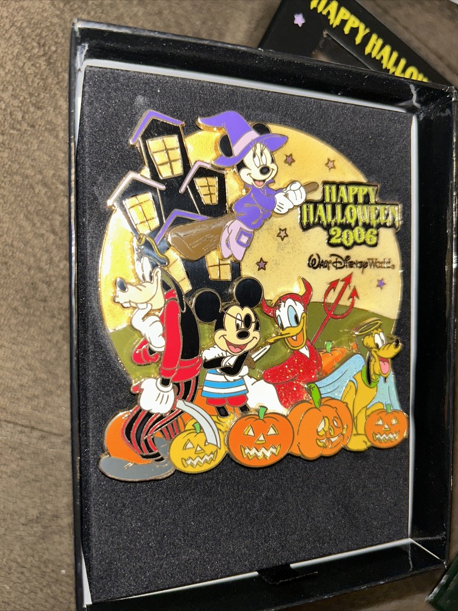 Halloween 2006 Walt Disney World Jumbo Pin Limited Edition 750