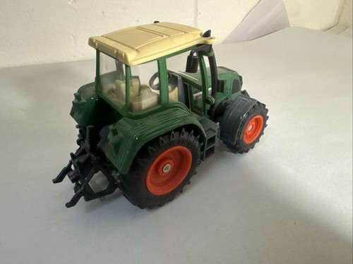 Siku 2968 Fendt Farmer 411 Vario Tractor Model 1:32 Scale Die Cast Farm Series - Picture 7 of 9