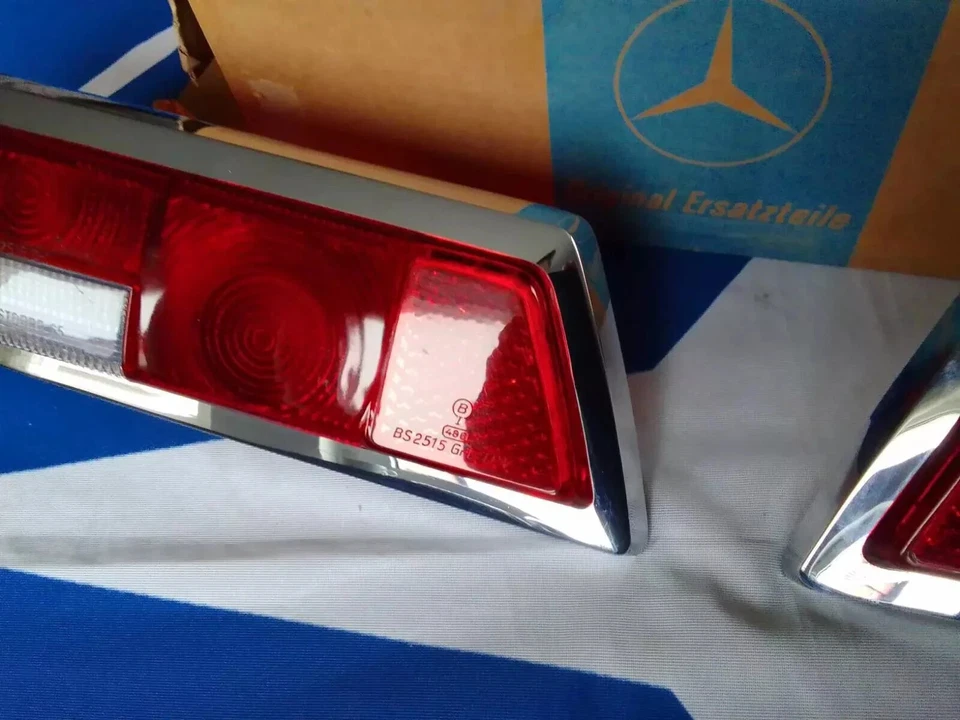 Luces traseras Mercedes Benz W110 190c 200 190D 200D 230 fintail NUEVO NOS Foto 3 de 4