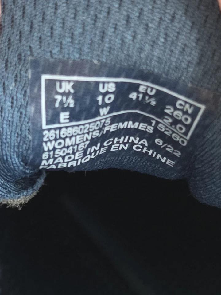 Zapatilla deportiva Clarks Wave Range Ap para mujer 10W color topo peine con cordones Foto 2 de 4