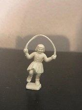 Marx 30mm Scale Miniature Girl skipping rope. Cream Plastic