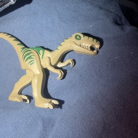 LEGO Dinosaur Coelophysis / Raptor with Green 5882 Dino Ambush Attack Minifigure