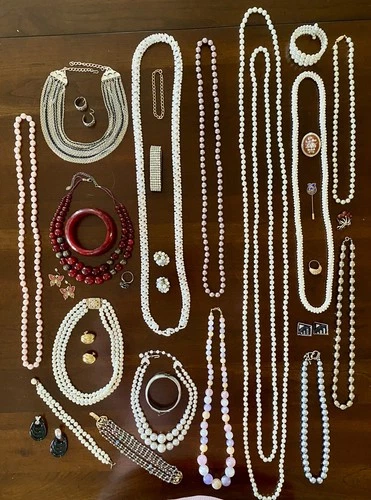 VTG - Modern Jewelry Faux Pearl Necklace Earring Ring Bracelet Costume Lot