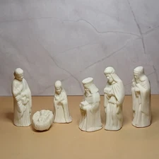 White Ceramic Nativity Set of 6 Pieces Christmas Holiday Home Décor