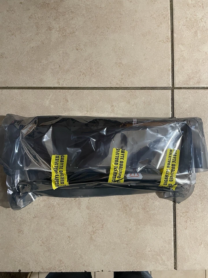 NEW Gigabyte AMD Radeon RX 9060 XT 16GB GDDR6 Gaming OC GPU Graphics Card - Image 4 of 4