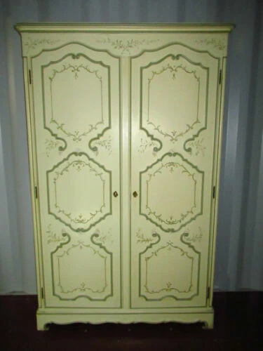 Armoires et penderies du XIXe siècle