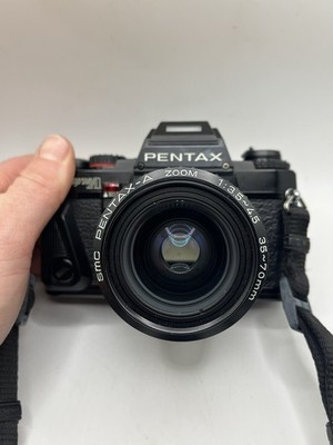 Pentax Program eine 35mm Spiegelreflexkamera mit SMC Zoom 35-70mm F3.5-4.5 Objektiv