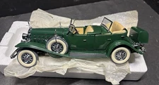 Danbury Mint 1:24 Scale Die-Cast 1932 Cadillac V-16 Sport Phaeton