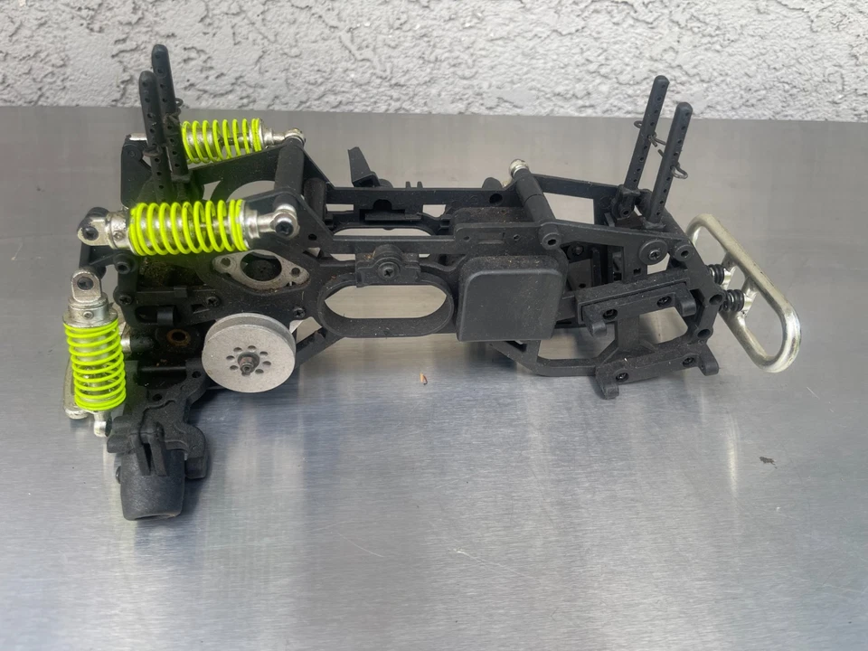 Vintage CEN Mini Madness RC parts chassis Monster truck 1/16 - Image 2 of 4