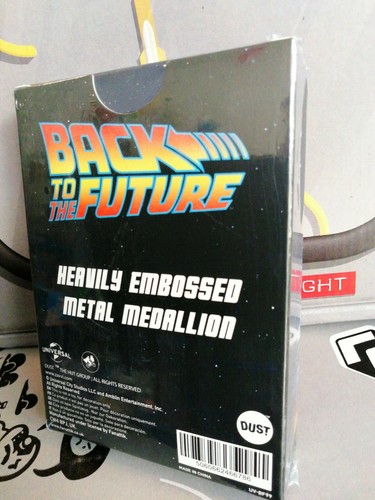 Back To The Future Gold Stopwatch Metal Medallion 6 cm. sealed pac 5060662466786 - Picture 2 of 3