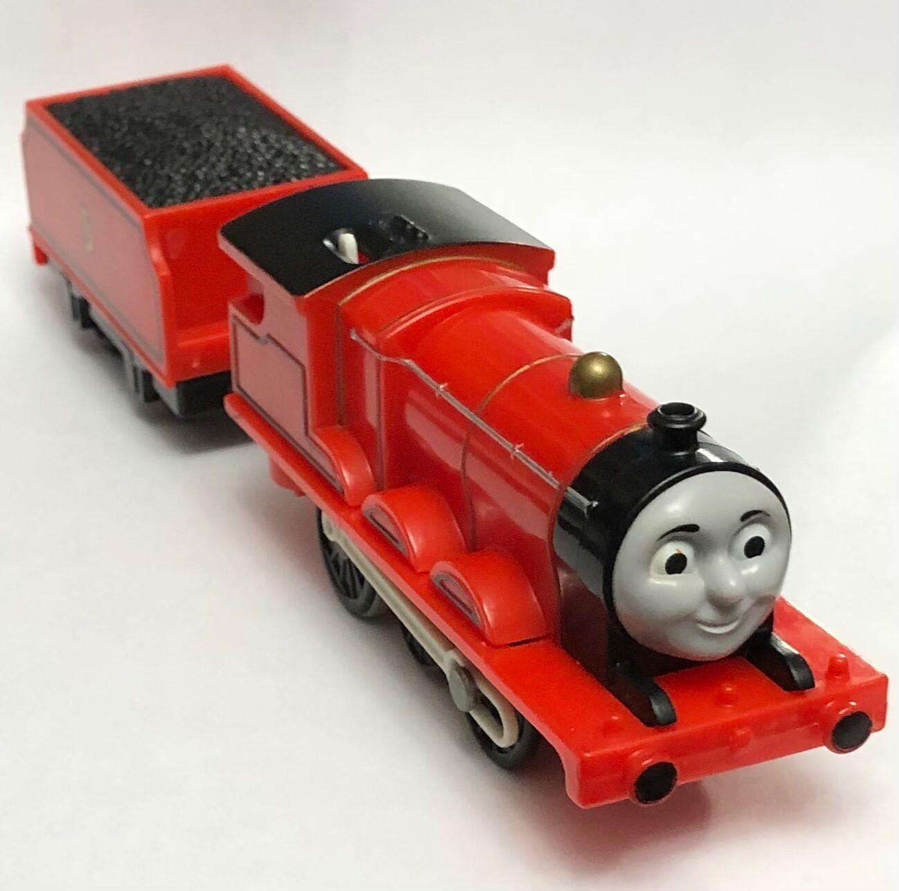 Mattel 2009 Thomas & Friends Trackmaster Motorized Railway Train JAMES & TENDER