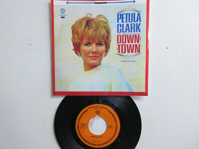  ' PETULA CLARK ' HIT 45 + PICTURE [ DOWNTOWN ]   1964 ! 