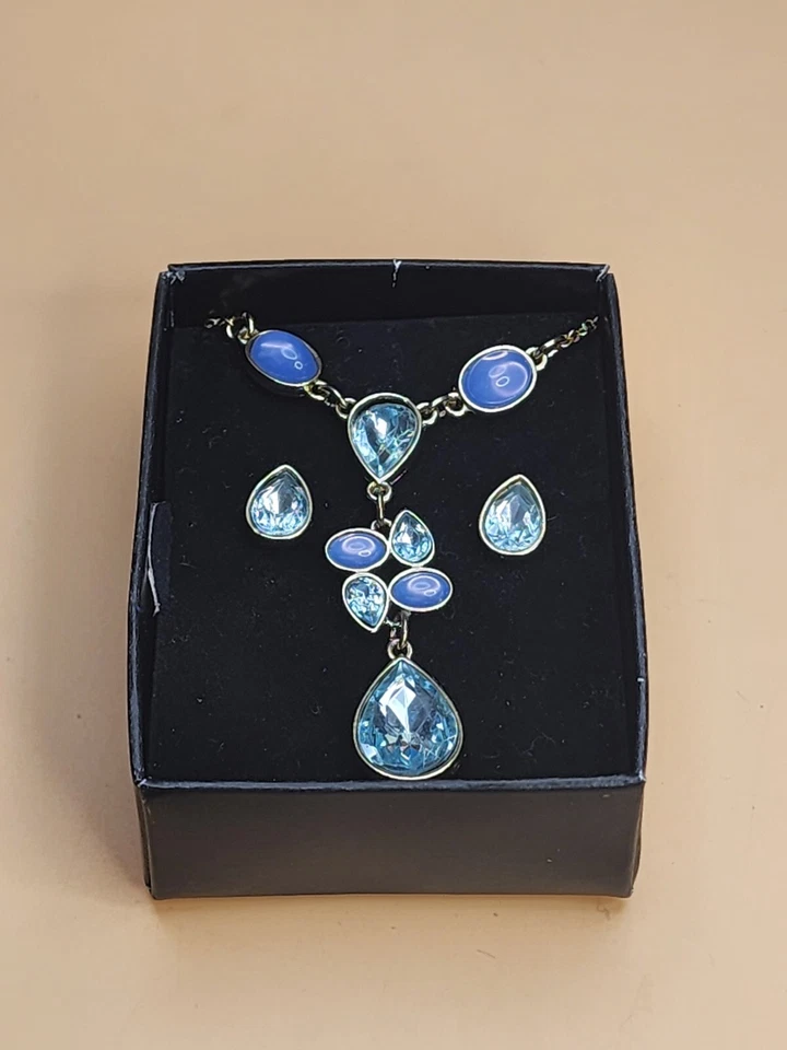 Neu! SAQ signiert blau Kristall goldfarben Halskette Ohrring & Armband Set in Box