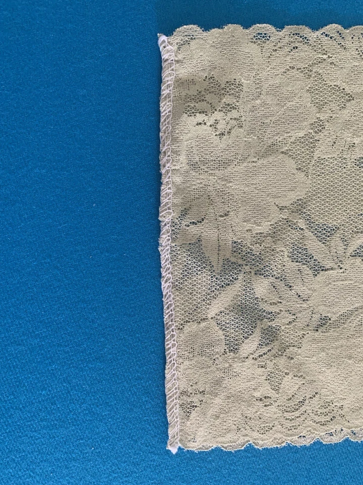 Hermoso sujetador banda encaje maximizador triumph. tamaño pequeño. una capa, ver a través Foto 4 de 4