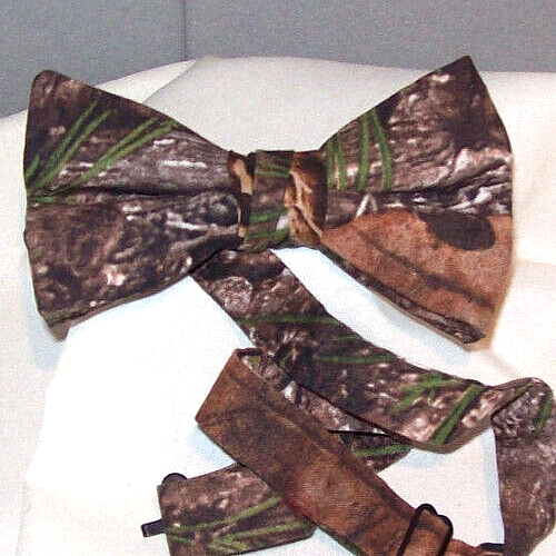 Cravatta uomo pre-legata CAMOUFLAGE 2-1/2" fiocco bt-39 - Foto 1 di 2