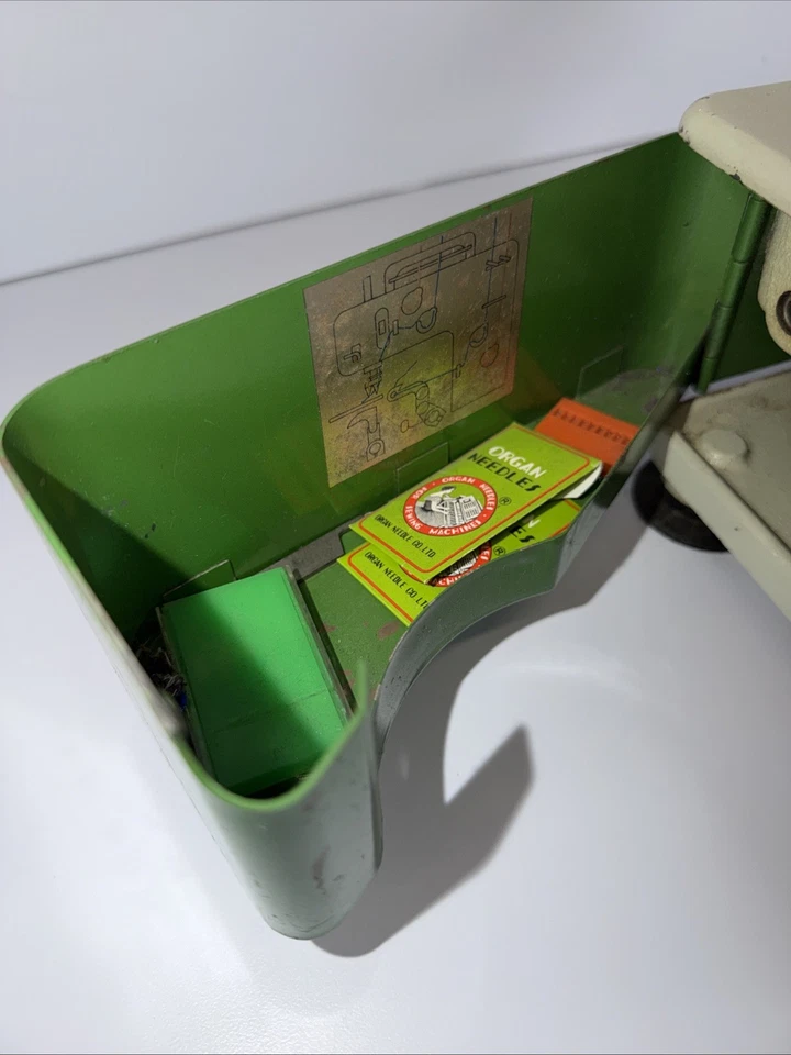 JUKI REX Baby Lock EA-605 Serger Overlocker - Probado y funcionando Foto 4 de 4