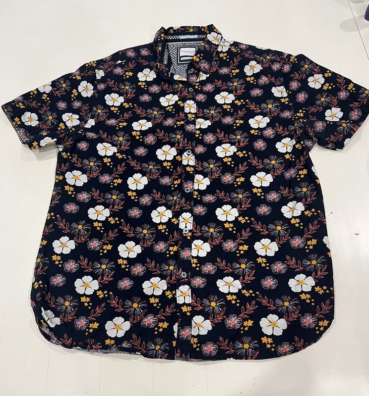 Denim & Flower Ricky Singh Mens Large Floral Hawaiian Pattern Short Sleeve