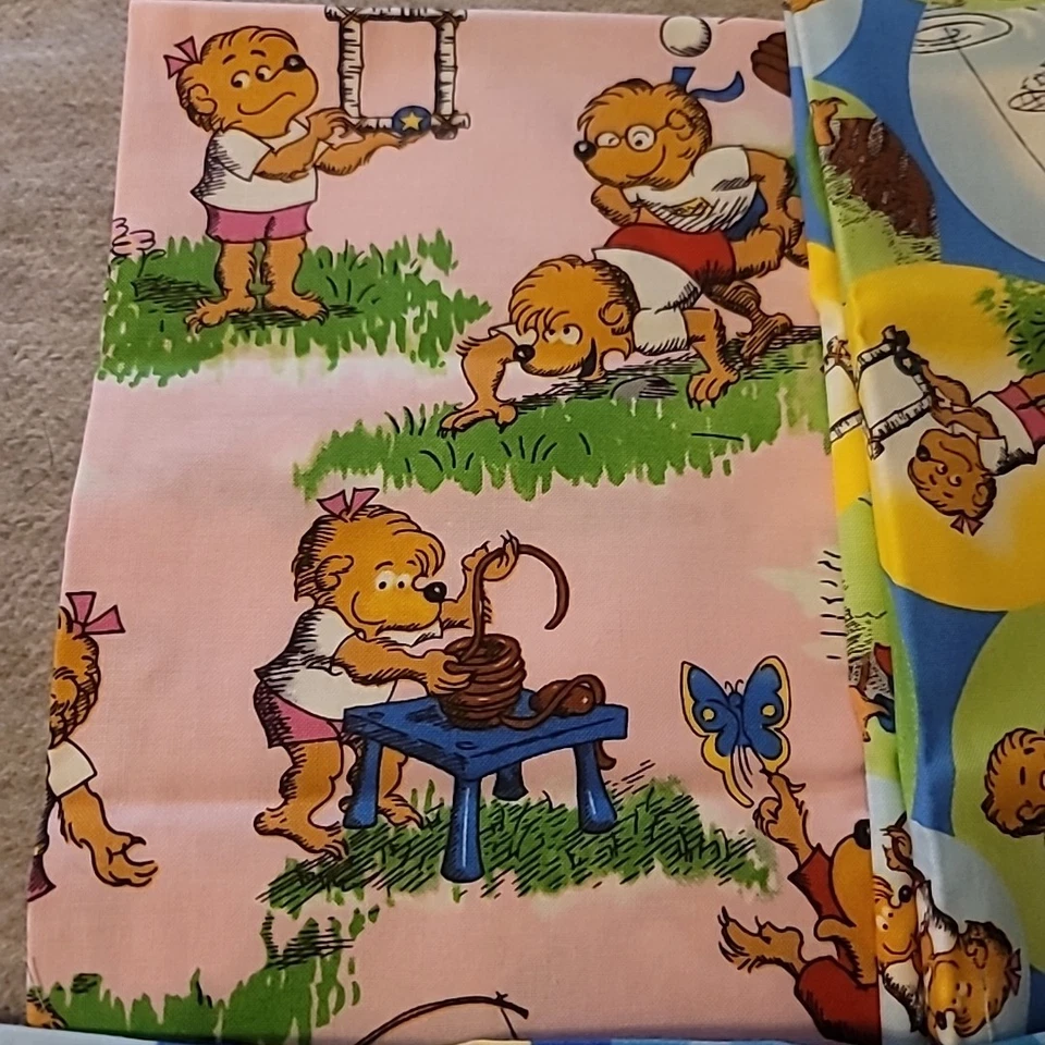 BERENSTAIN BEARS- Moda 2012 -Rare Bear Country School 4 Fat Quarters Bday VTG - Image 2 of 4