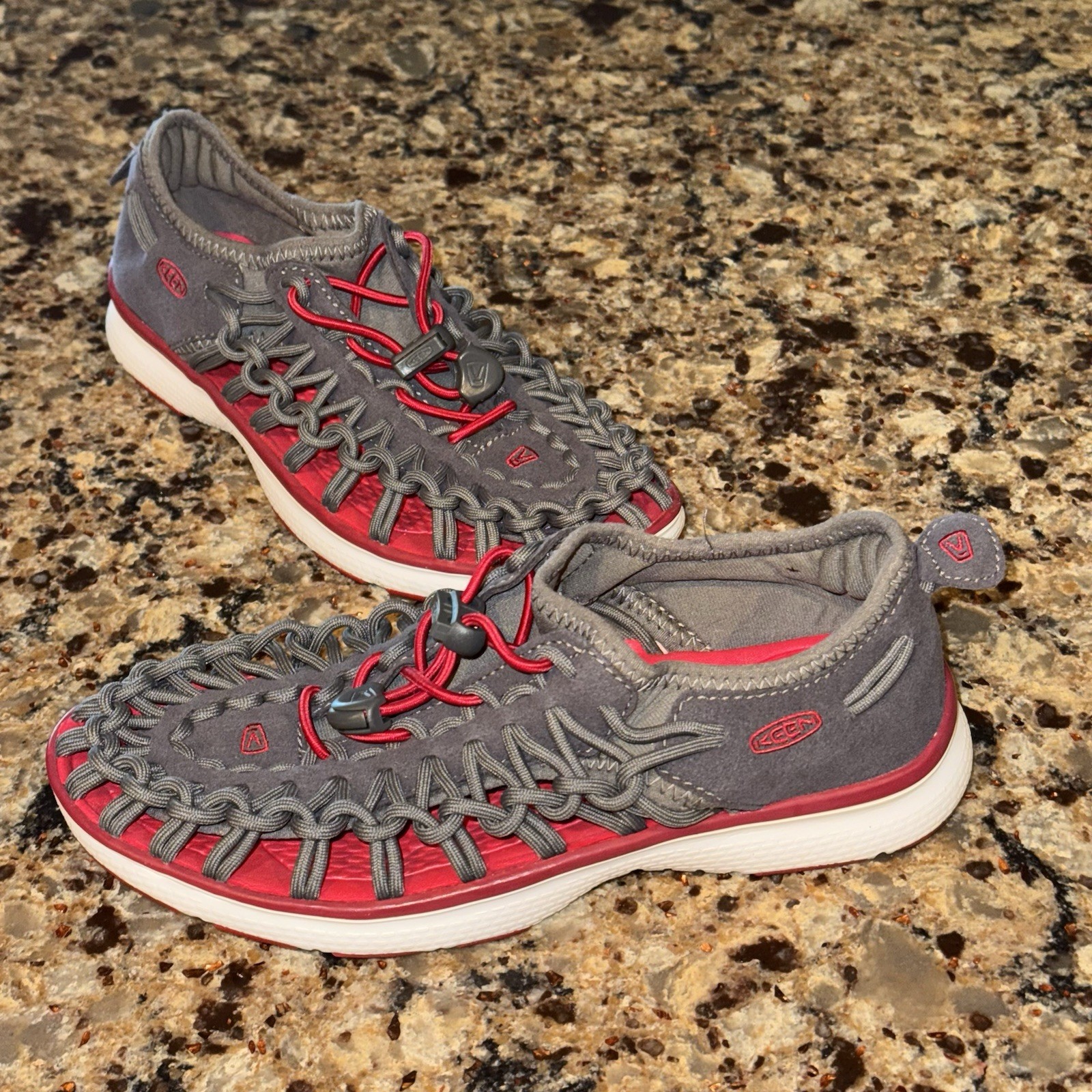 Sandali Keen Uneek giovani ragazzi 3 grigi rossi sport escursionismo pescatore outdoor trail