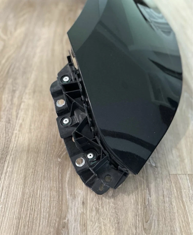 2013-2017 凯迪拉克 XTS 白金前挡泥板乘客侧右手黑色 — 第 3/4 张图片