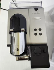 DeLonghi Nespresso Lattissima Plus EN520 SL Capsule Espresso Cappuccino Maker