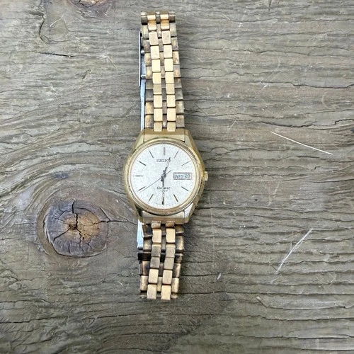 Seiko Quartz Watch Mens Gold Tone Day Date Stainless Back 3863-7049 Vintage