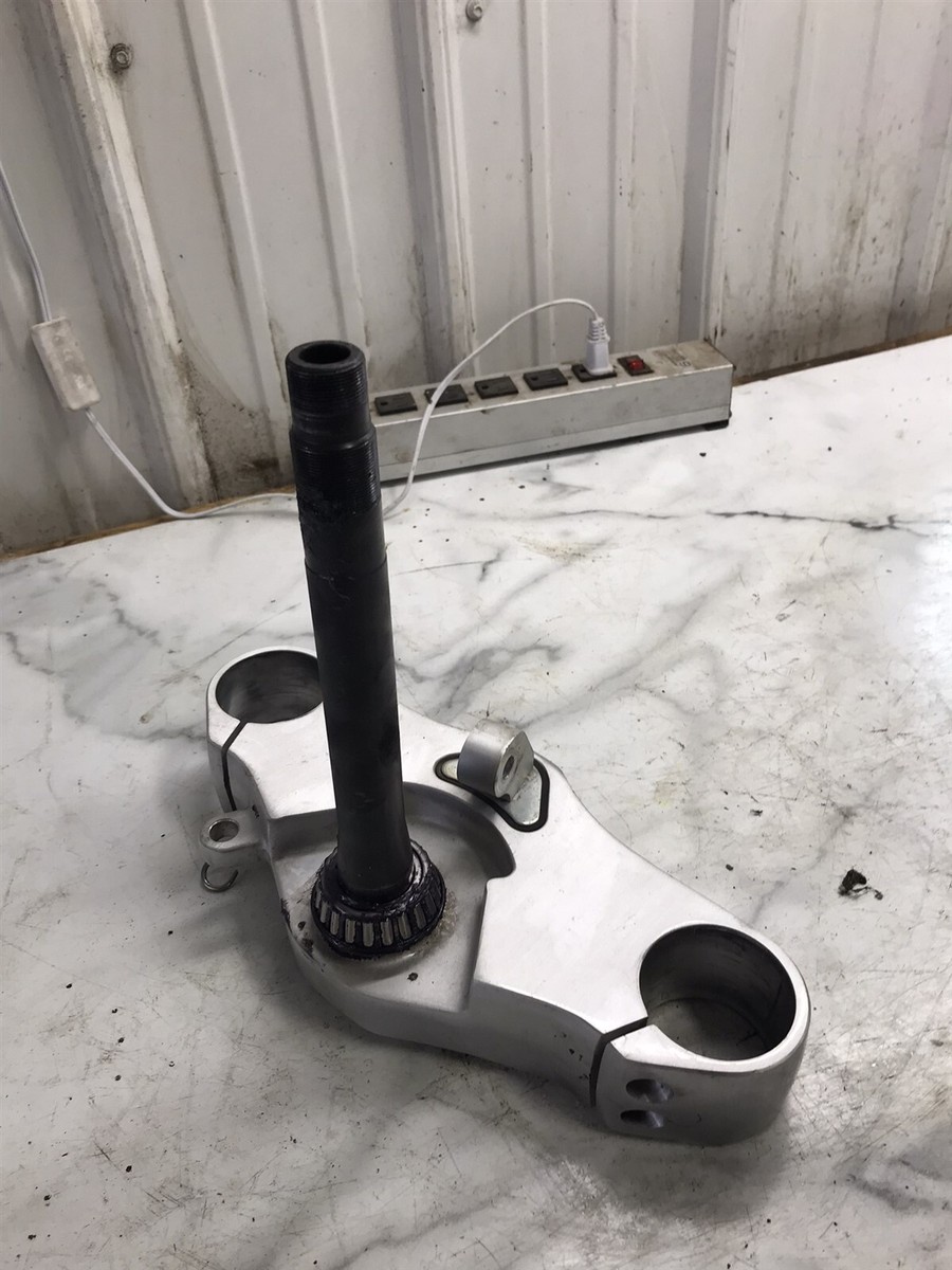 05 Victory Kingpin King Pin 92 lower triple tree fork shock clamp