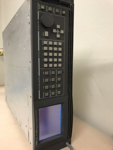 Tektronix TG2000 VIDEO GENERATOR W/ HDVG1,AVG1,BG1 - Picture 2 of 12