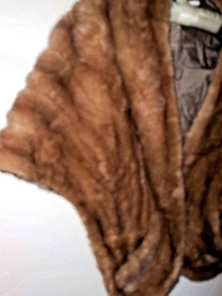 CHAQUETA CHAL ENVOLVENTE ESTOLA PIEL VISÓN NEIMAN MARCUS MARRÓN ETIQUETA ORIGINAL VINTAGE Foto 3 de 4