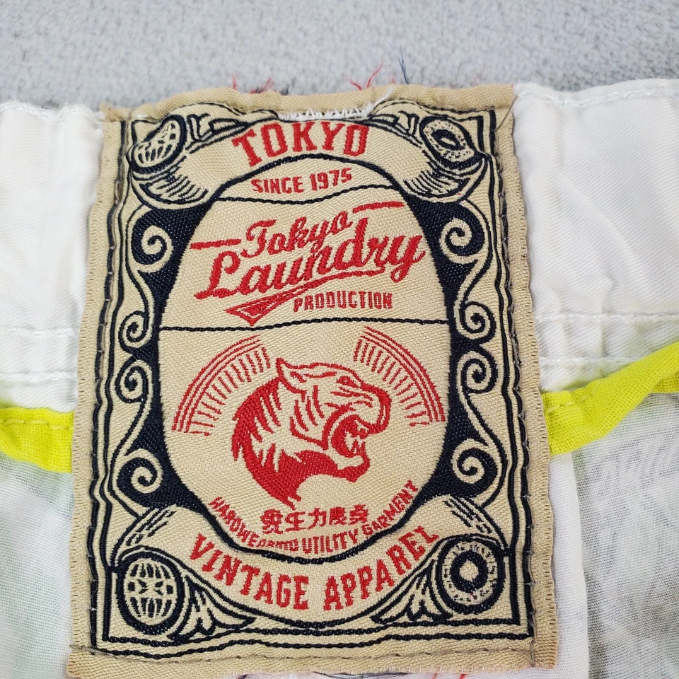 Tokyo Laundry Cargo Shorts Mens 34x10 Regular Fit White Floral Print Button Fly - Image 4 of 4