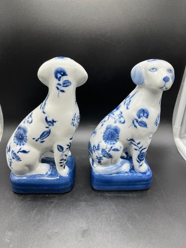 Pair of —1895 Signed Wong Lee Blue & White Floral Labrador Bookends - Picture 4 of 16