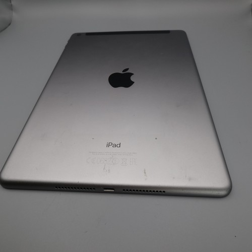 Apple iPad 5th Gen A1823 32GB Space Grey Unlocked Faulty - Picture 18 of 20
