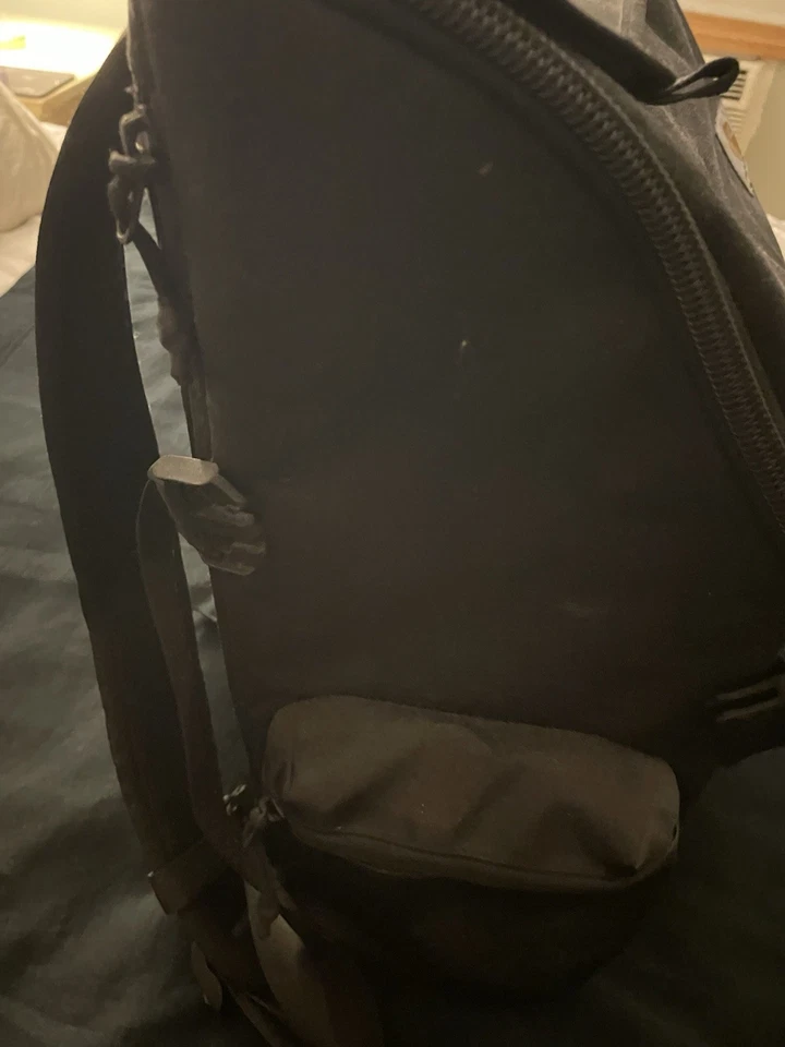 MOCHILA DE DÍA DE TRABAJO CARHARTT 35L NYLON Foto 3 de 4